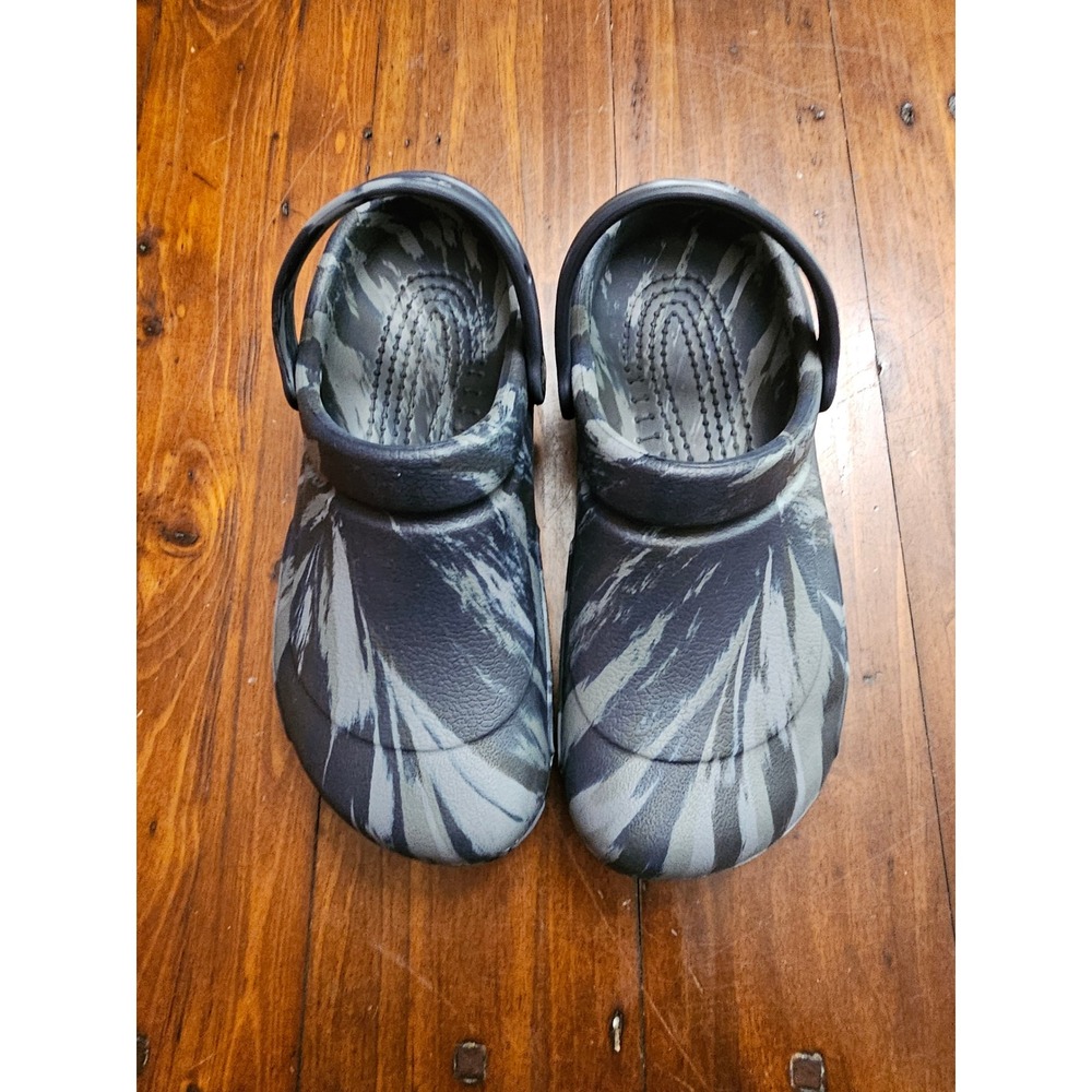 Crocs Bistro Clogs Mens 7 Womens 9 Navy Grey Marbled Slip Resistant Work Shoes